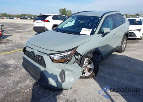 2023 Toyota Rav4 Xle z USA, uszkodzony, nr VIN 2T3W1RFV5PW278056